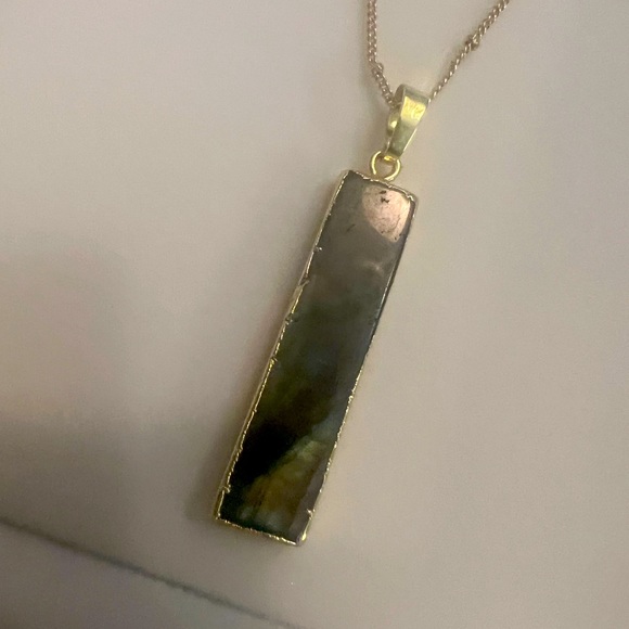 BNIB Aria Lattner Labradorite Pendant & Earring Set - Picture 2 of 3